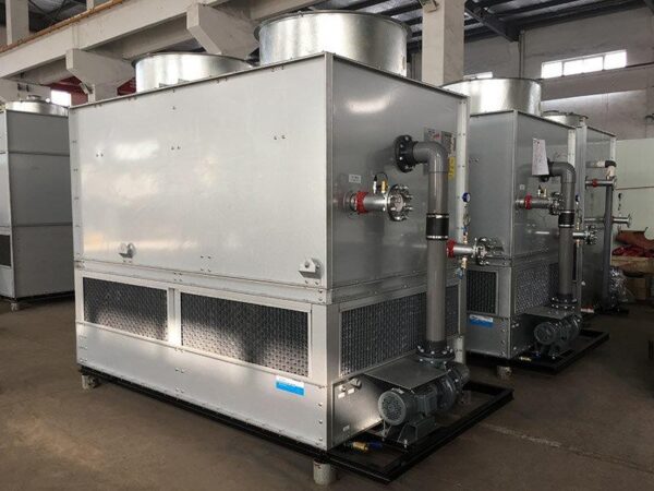 Finished counter flow closed circuit cooling tower / fluid cooler with PVC louvers